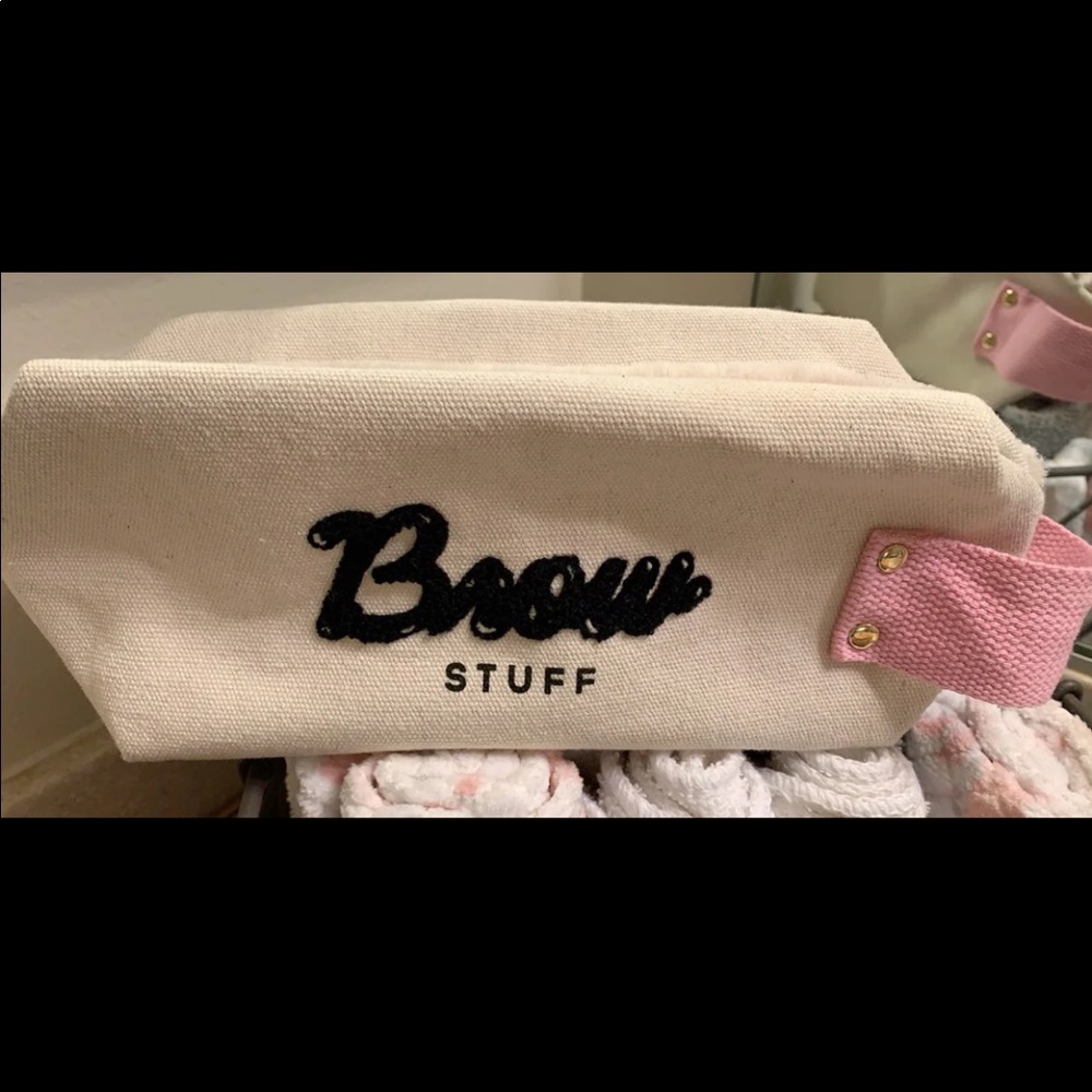 Benefit Brow bag with goodies
